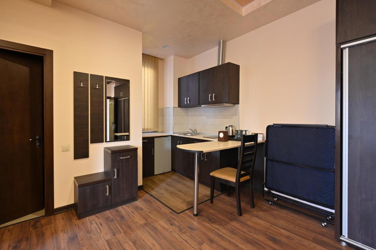 Hotel Partiez Yerevan Exterior photo